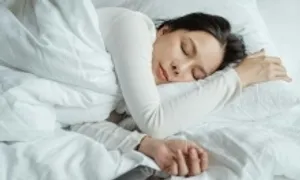 Mẹo chìm vào giấc ngủ nhanh của bác sĩ Anh